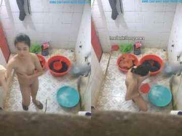 Đặt cam quay lén con em giặt đồ trong nhà tắm